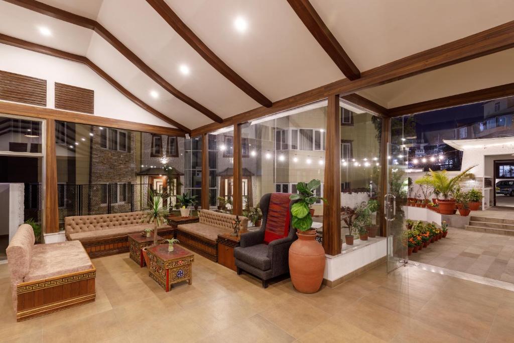 Posezení v ubytování Shambaling Boutique Hotel