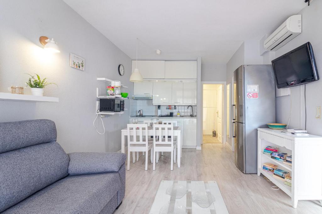 Kuchyň nebo kuchyňský kout v ubytování Flatguest Balcon de Taurito