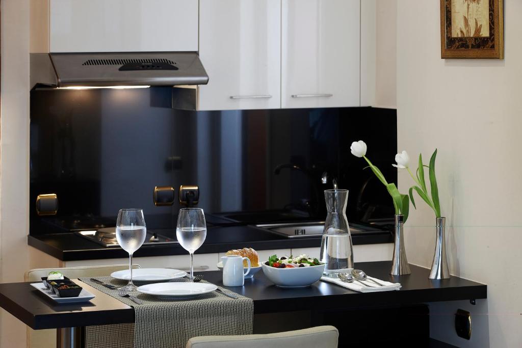 Ava Hotel and Suites - 14