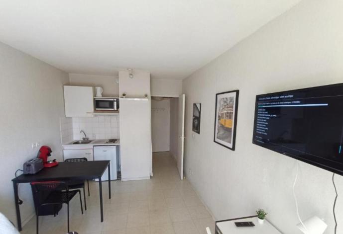 Appartement tout équipe à 6min de St Charles - Studio