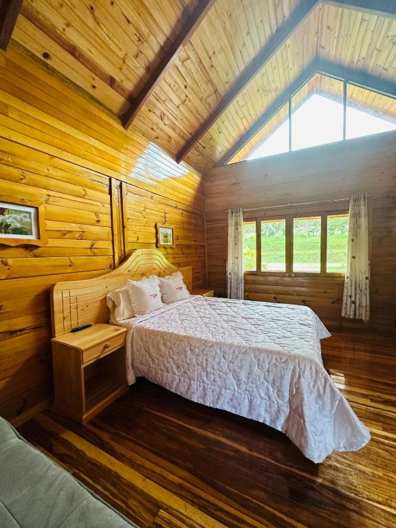 Voodi või voodid majutusasutuse HASSINGER RANCH Cabañas toas