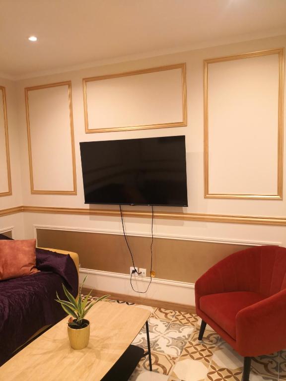 Résidence Hélène Boucher - Idéal entre Aéroport Paris Orly et Paris Centre 20mn - One-Bedroom House