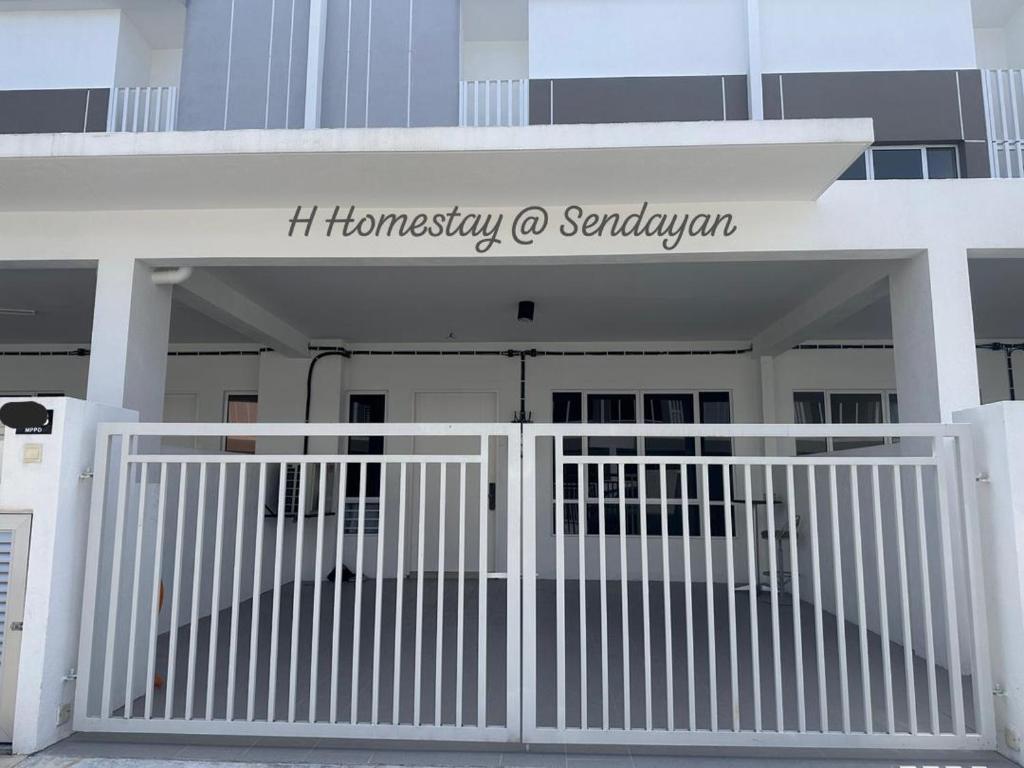 Fotografie z fotogalerie ubytování SENDAYAN H HomestayMuslimsahaja v destinaci Kampong Baharu Jimah