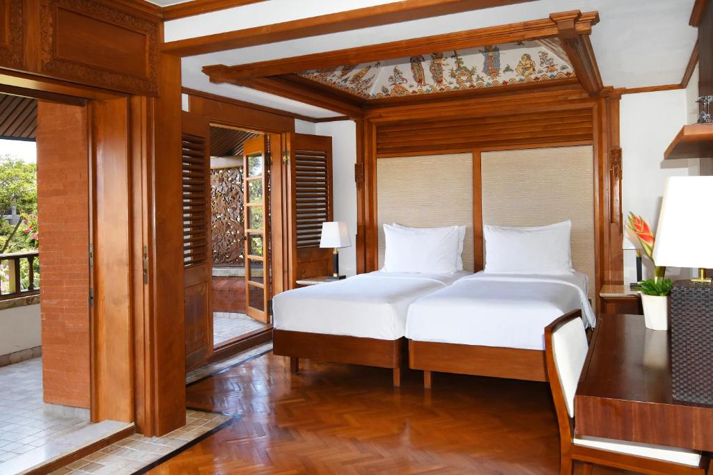 Nusa Dua Beach Hotel and Spa - Handwritten Collection - Suite Twin De Palace Club