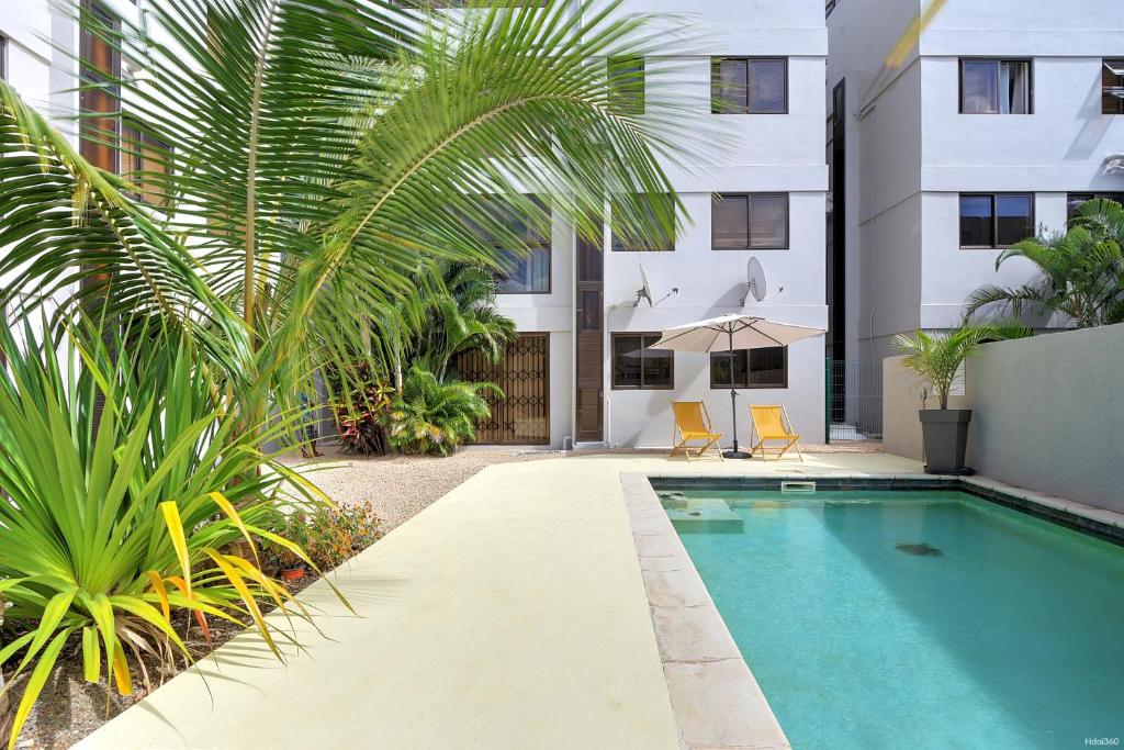 Bazén v ubytování EUREKA-SUR-MER Stylish & Cosy Apartment, 100 mts from beach, pool nebo v jeho okolí