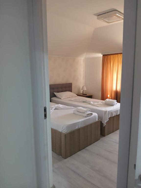 Cazare de Vis 3 stele - Apartment With Shared Bathroom