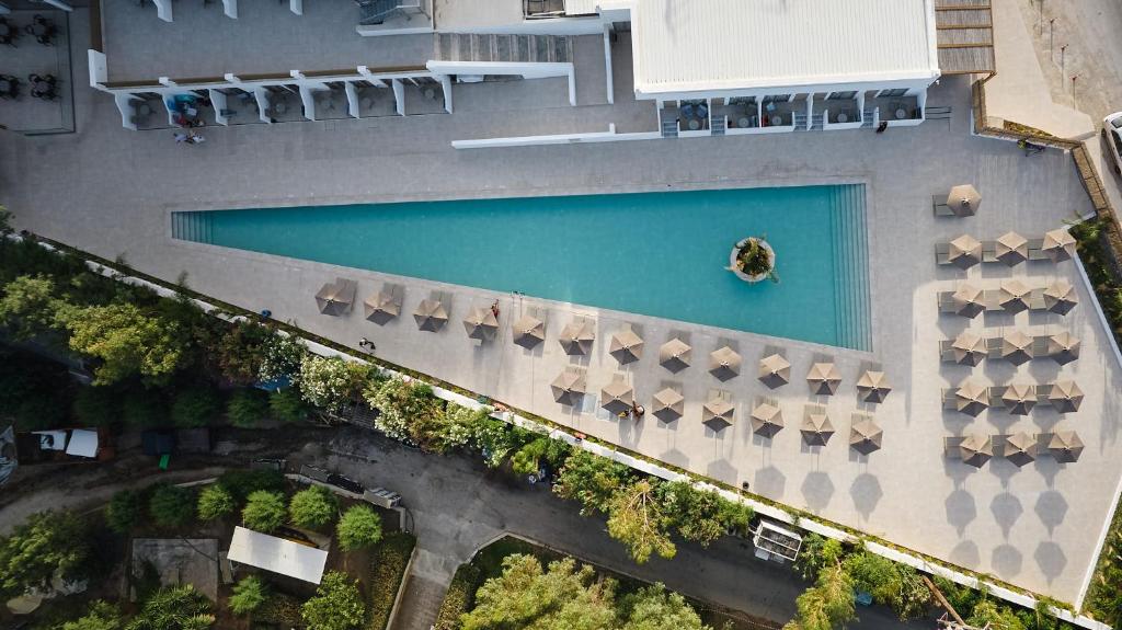 The swimming pool at or close to Blue Sea Island