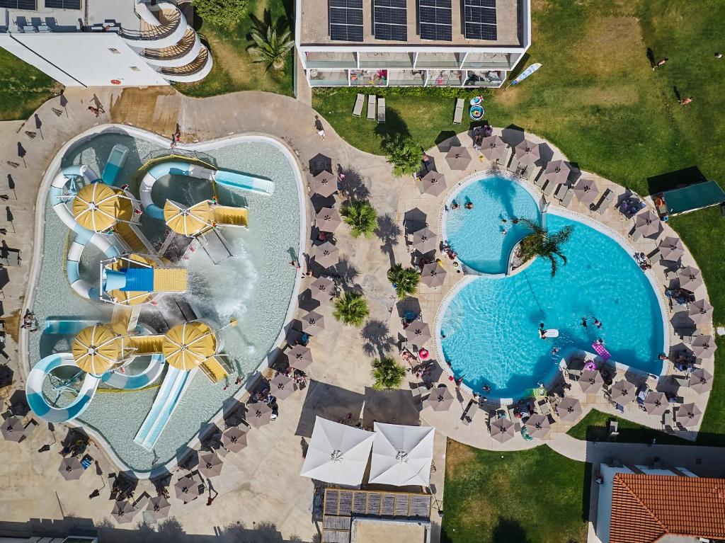The swimming pool at or close to Blue Sea Island