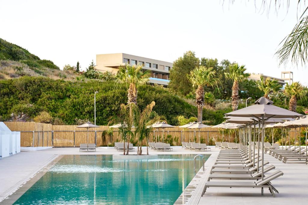 The swimming pool at or close to Blue Sea Island