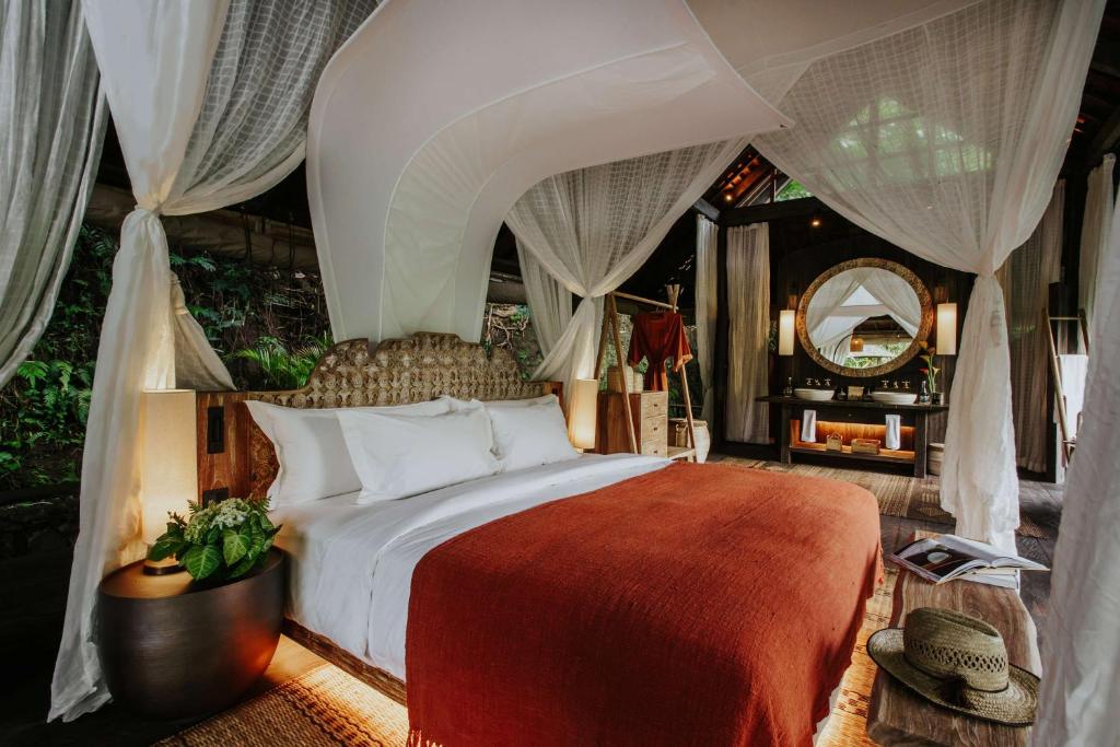 Buahan, a Banyan Tree Escape - River Valley Pool Bale
