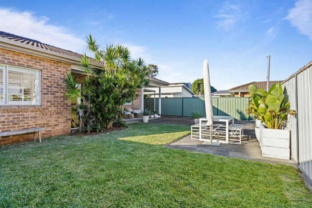 Κήπος έξω από το Coastal Retreat Long Jetty Toowoon Bay