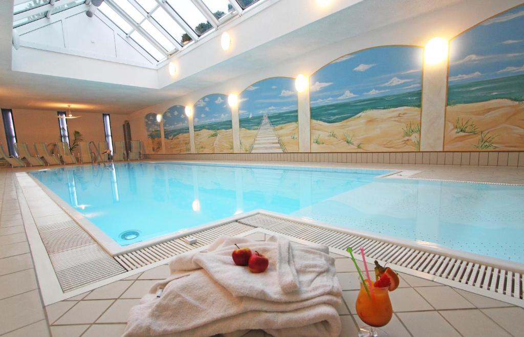 Bazén v ubytování Akzent Hotel Am Burgholz nebo v jeho okolí