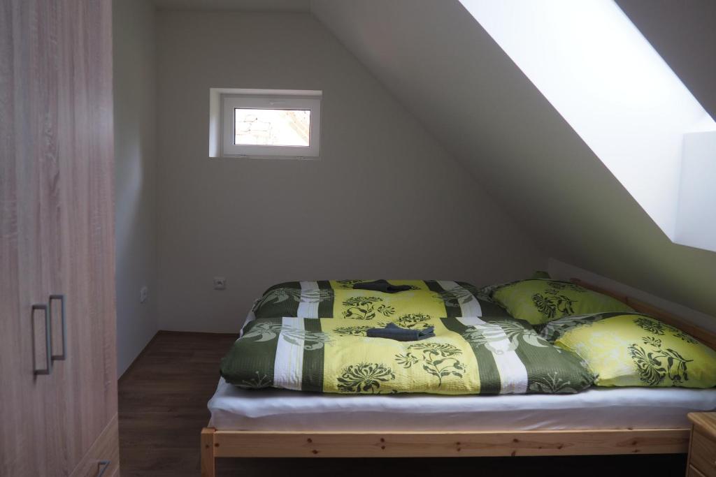 Postel nebo postele na pokoji v ubytování Ubytování Orlík
