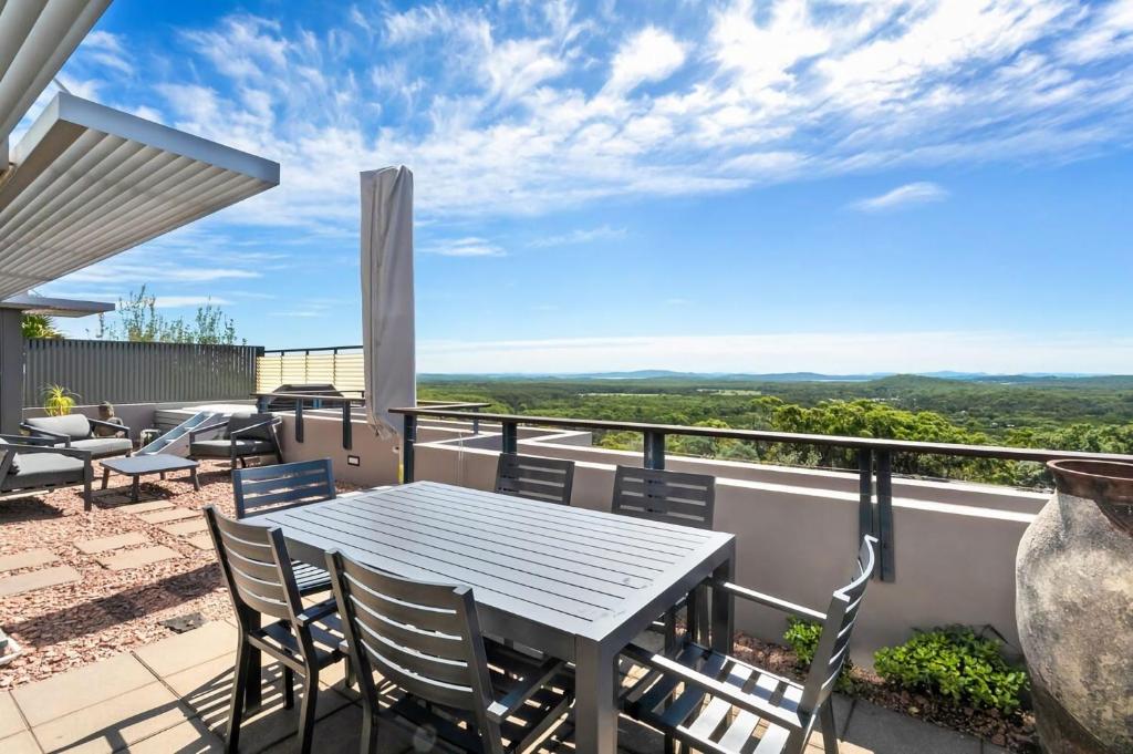 Balkón nebo terasa v ubytování Sea View Retreat Ocean Views Pool Spa