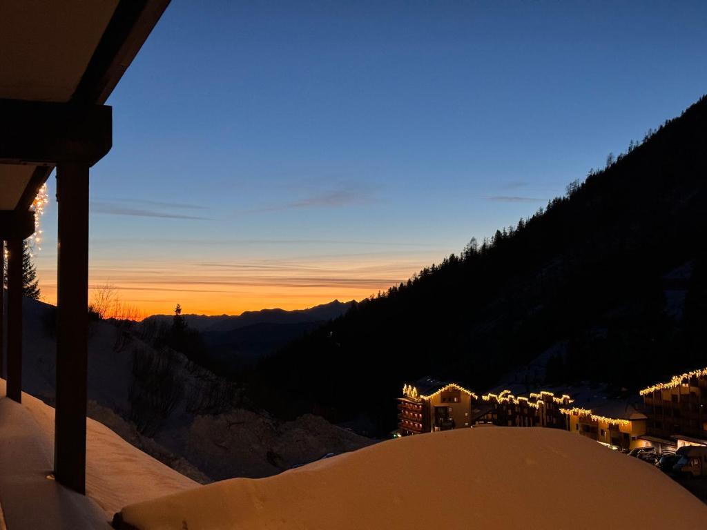 Ski Lodge Pampeago - Habitación Doble De Lujo Con Balcón