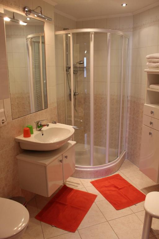 Een badkamer bij Himmelbauer Apartments
