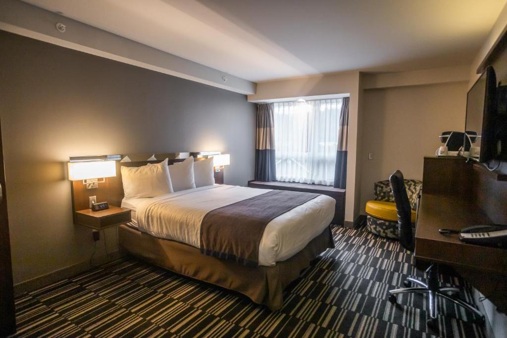 Microtel Inn & Suites by Wyndham Mont Tremblant photo