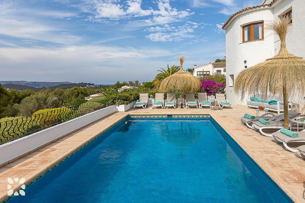 Villa Moba by Abahana Villas