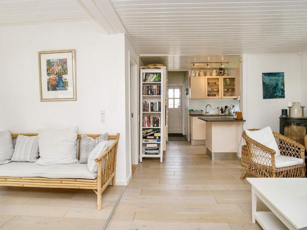 Kuchyň nebo kuchyňský kout v ubytování Holiday home Græsted IV