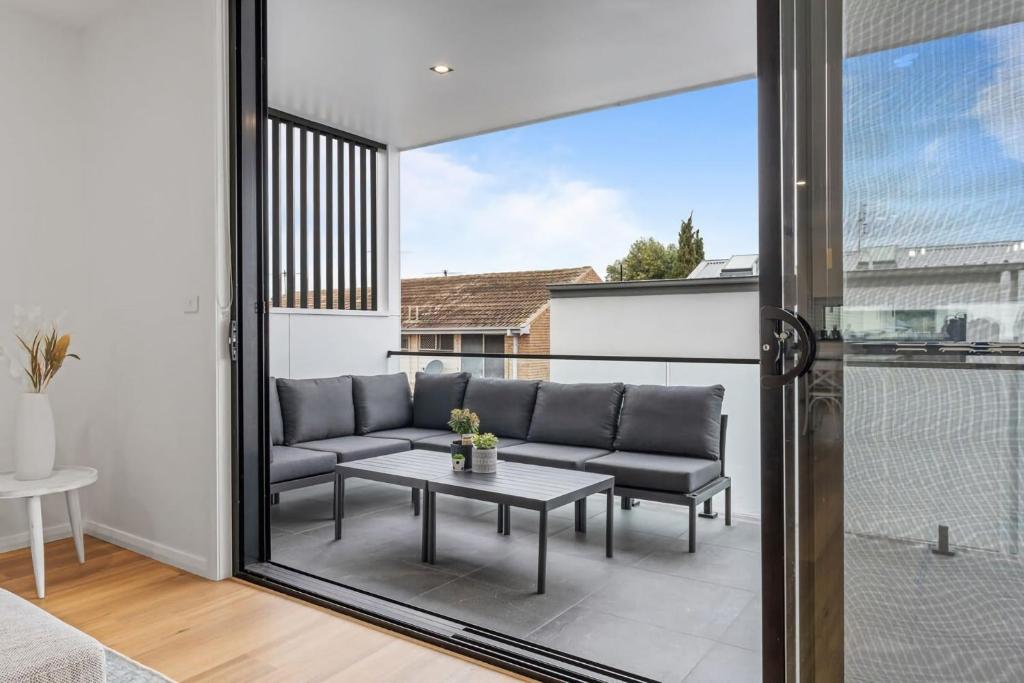 Balkón nebo terasa v ubytování Reflections on The Esplanade