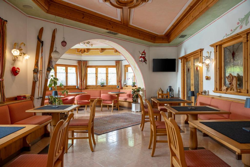 TV a/nebo společenská místnost v ubytování Hotel La Maison Wellness & Spa