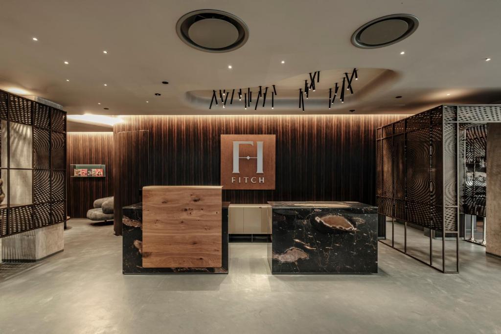 Posezení v ubytování Fitch Hotel