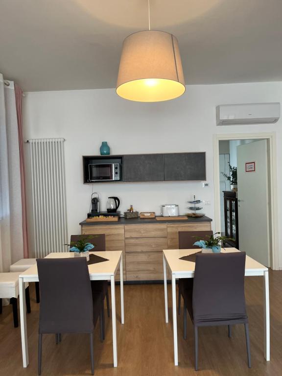 Kuchyň nebo kuchyňský kout v ubytování Villa Due Giardini