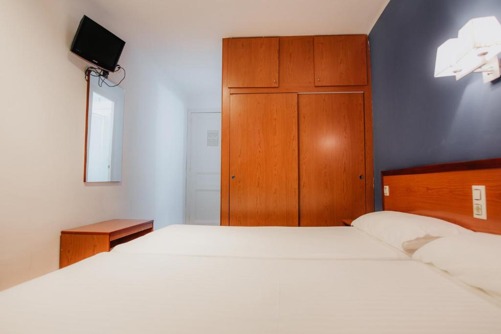 Marina Tossa - Twin Room