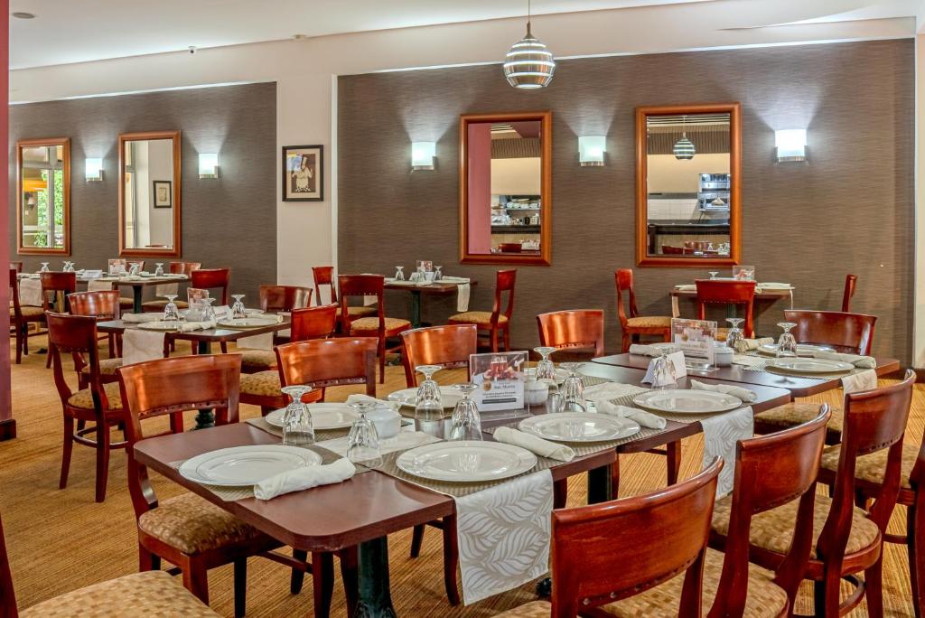 Restaurace v ubytování Hotel Plaza San Martin