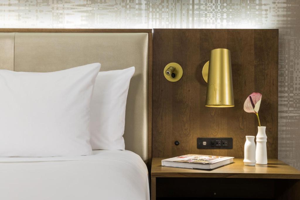 Crowne Plaza Toronto Airport by IHG photo