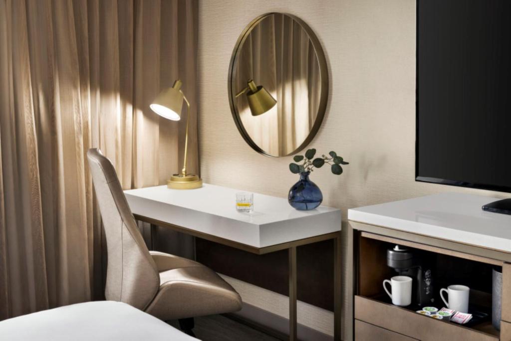 Crowne Plaza Toronto Airport by IHG - Resim 37