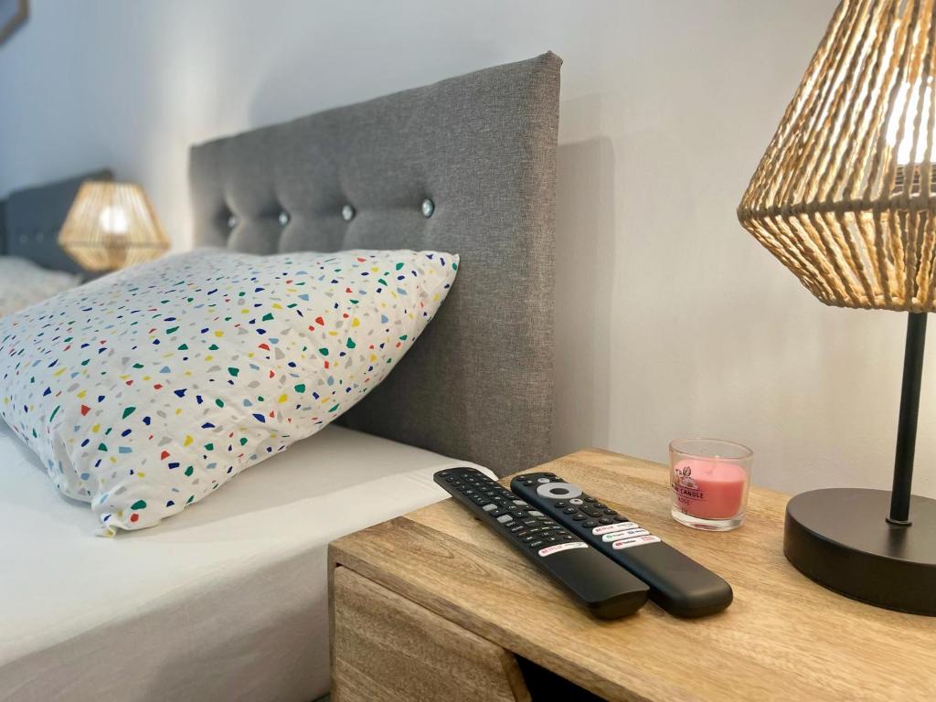 Postel nebo postele na pokoji v ubytování Apartmán Strážske s balkónom