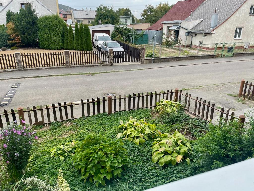 Zahrada ubytování Apartmán Strážske s balkónom