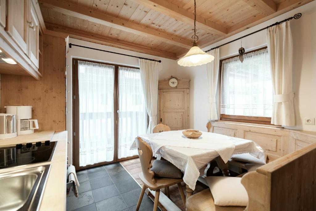 Posedenie v ubytovaní Apartments Isgla