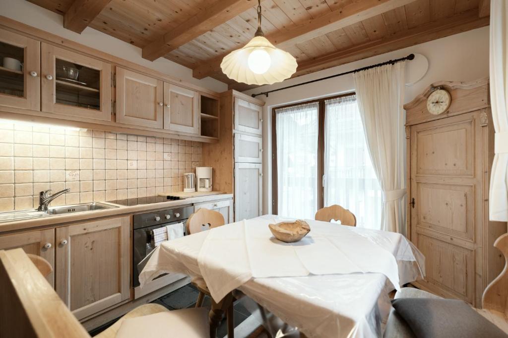 Kuchyňa alebo kuchynka v ubytovaní Apartments Isgla