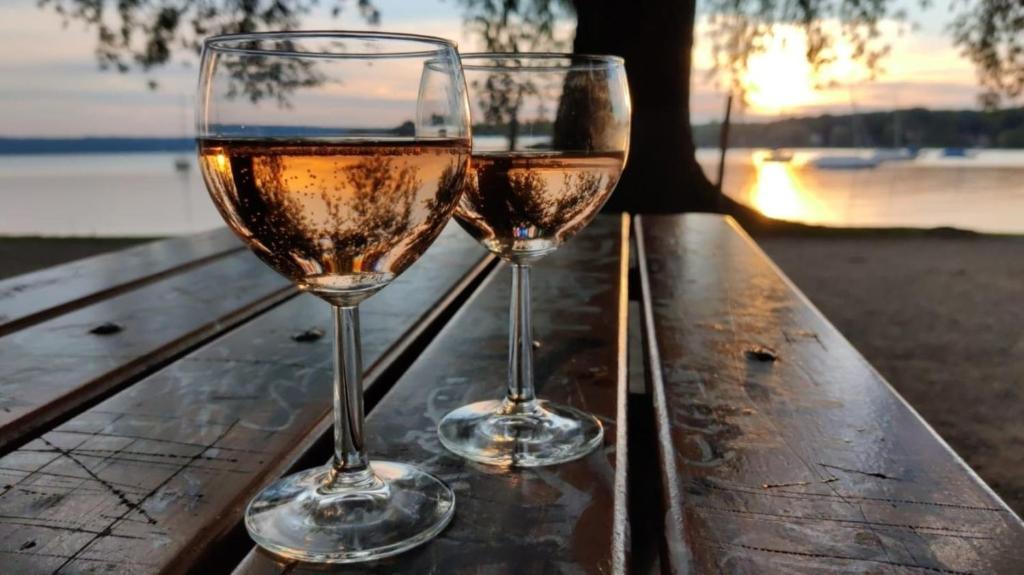 Nápoje v ubytování Ferienwohnung Pilsensee