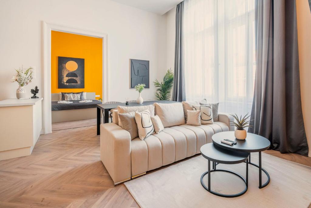 Exclusive Central 3BEDRM Stylish Residence by Prestige Homes 1066 Budapest, Teréz körút 8 kép - 1
