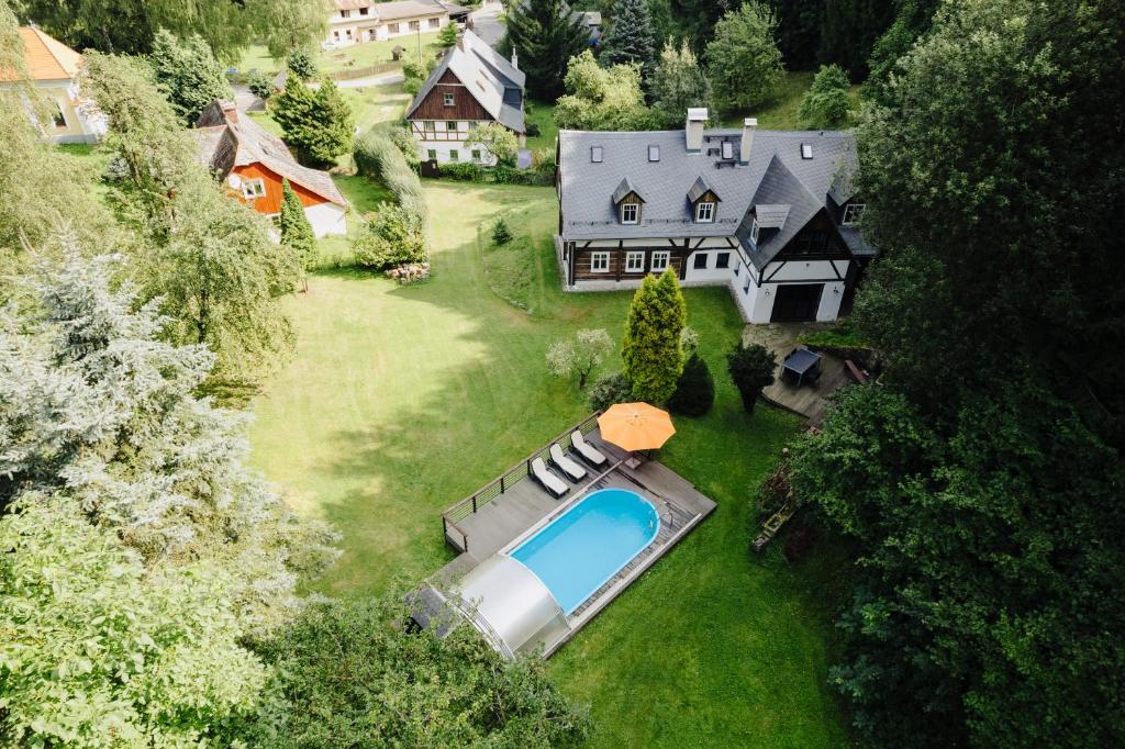 Bazén v ubytování Forest View Cottage nebo v jeho okolí