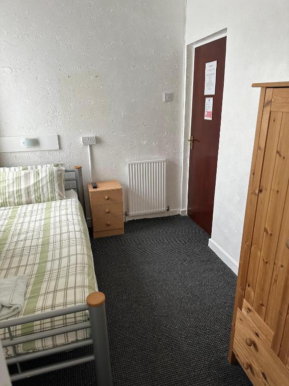 
Single Room with Private Bathroom
