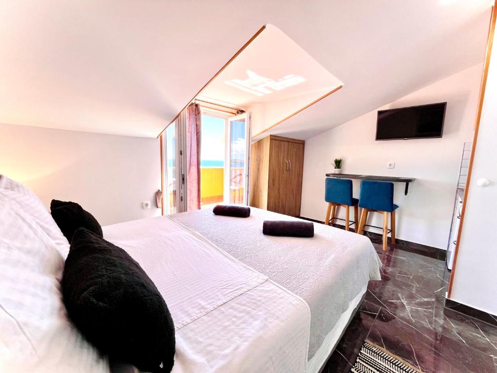 Apartments Sunset - 8