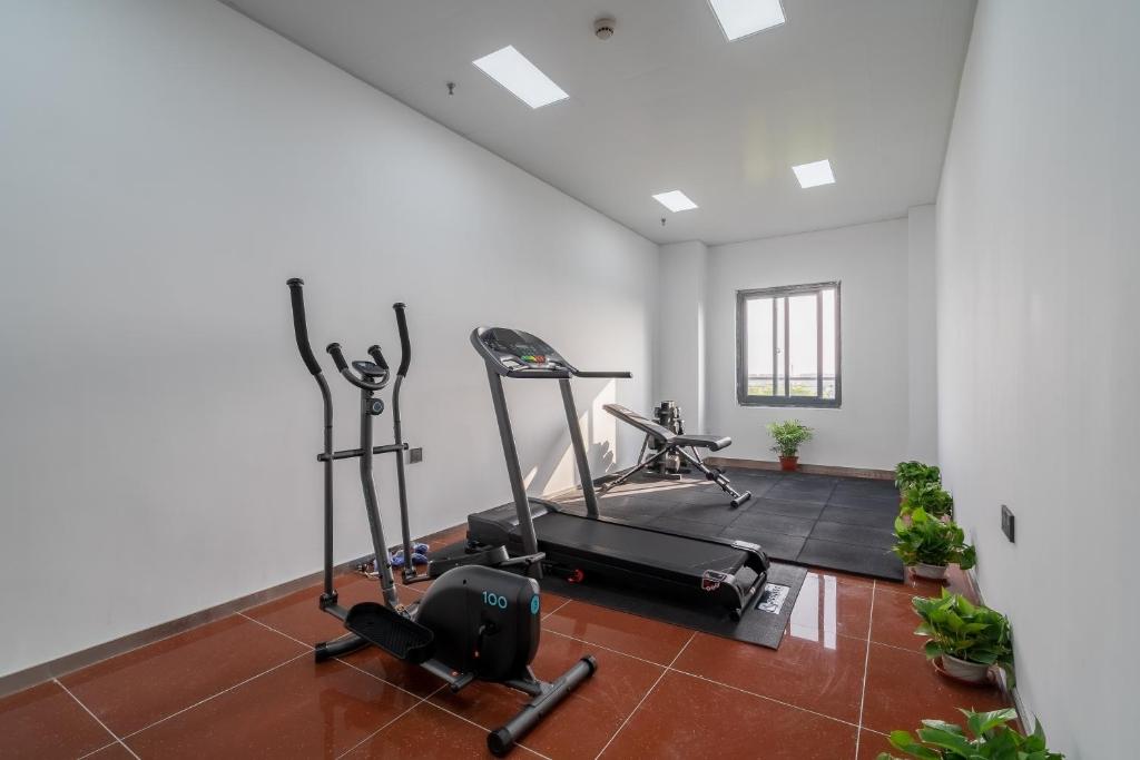 Fitness centrum a/nebo fitness zařízení v ubytování Rezen Select Shanghai International Resort