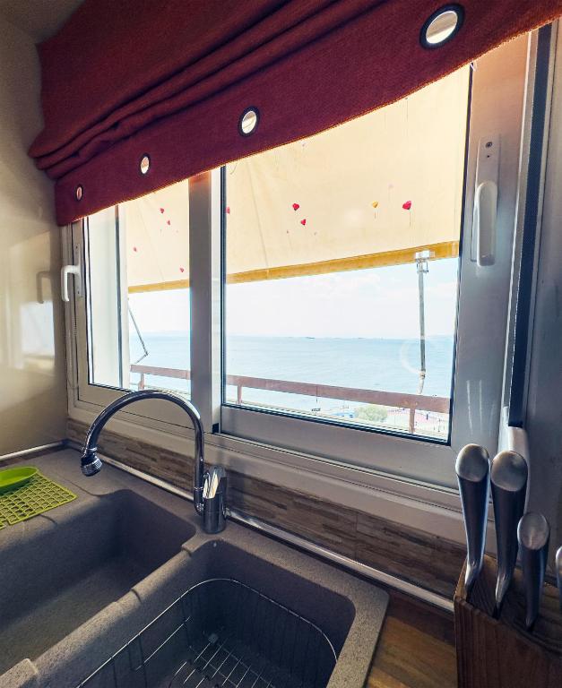Fotografie z fotogalerie ubytování Above the Sea v destinaci Piraeus