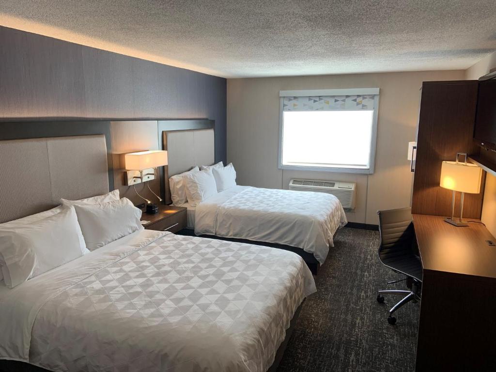 Holiday Inn & Suites Chicago-Carol Stream Wheaton by IHG - Executive Twin Room - Non-Smoking