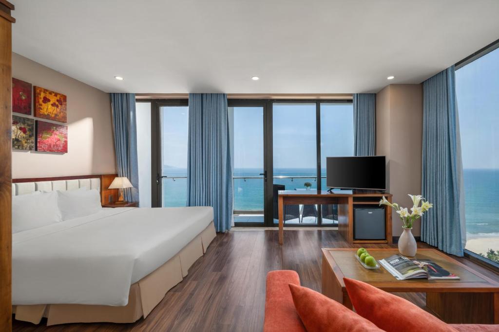 Premium King Ocean View with Balcony