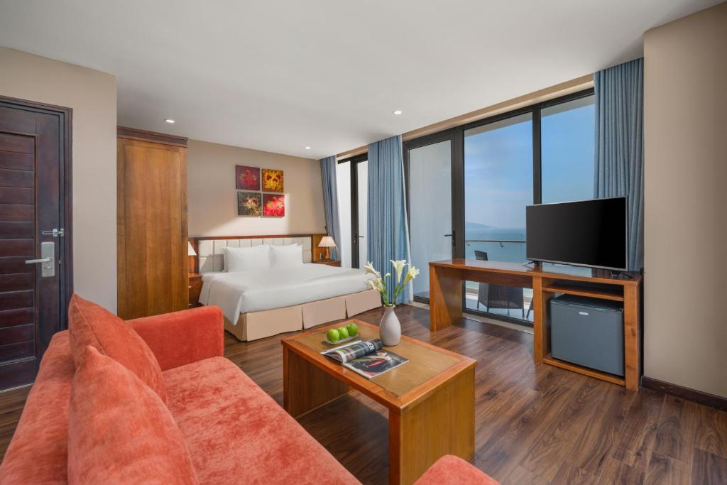Premium King Ocean View with Balcony