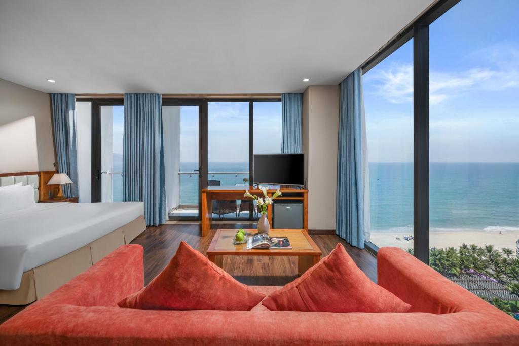 Premium King Ocean View with Balcony