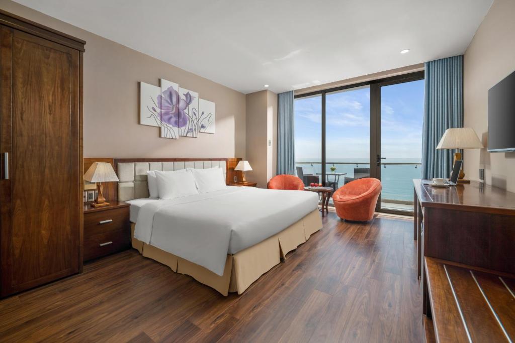Junior King Ocean View with Balcony