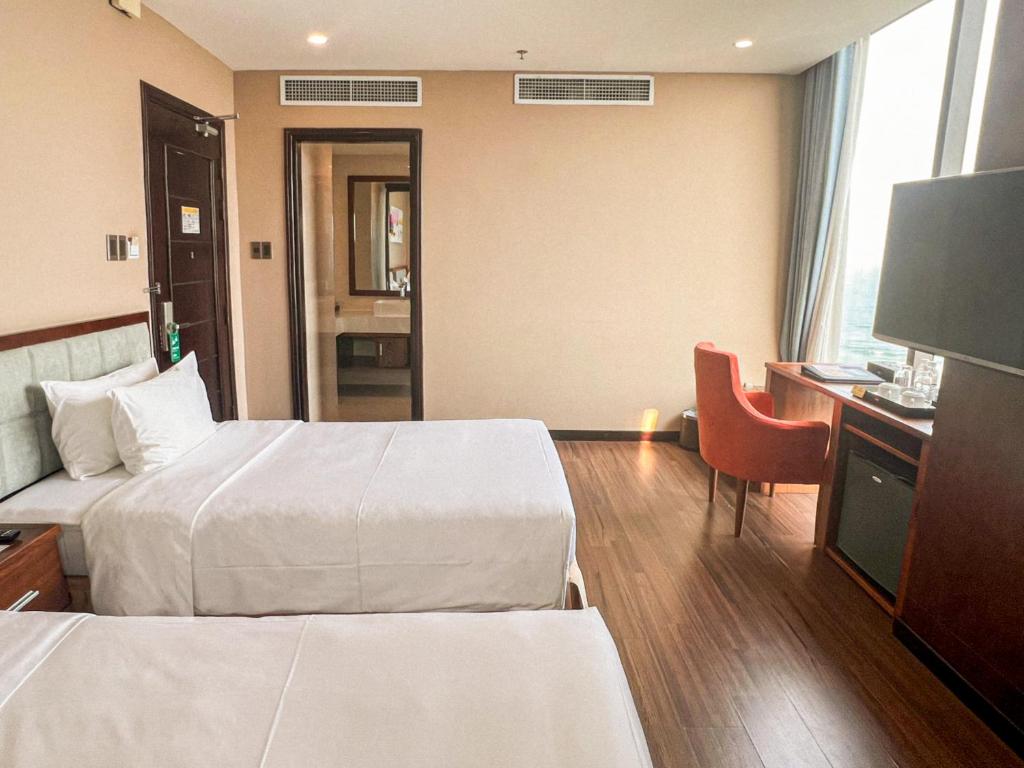 Yarra Twin Room with Partial Sea View