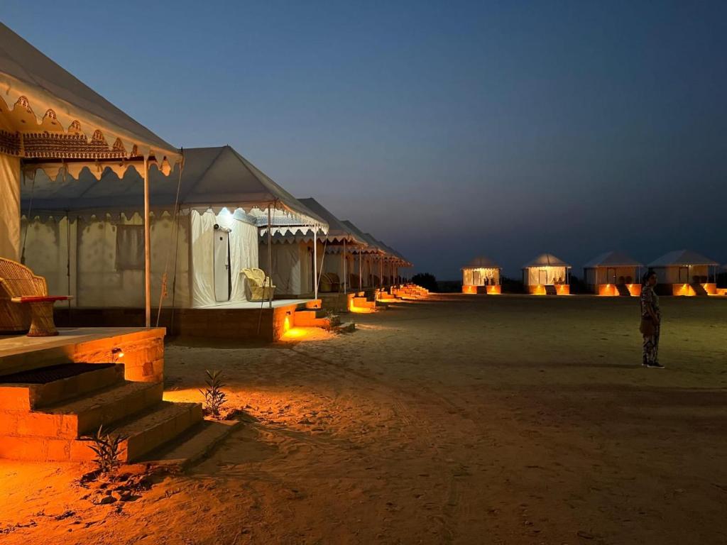 Fotografie z fotogalerie ubytování Skyland Desert Camp v destinaci Sām