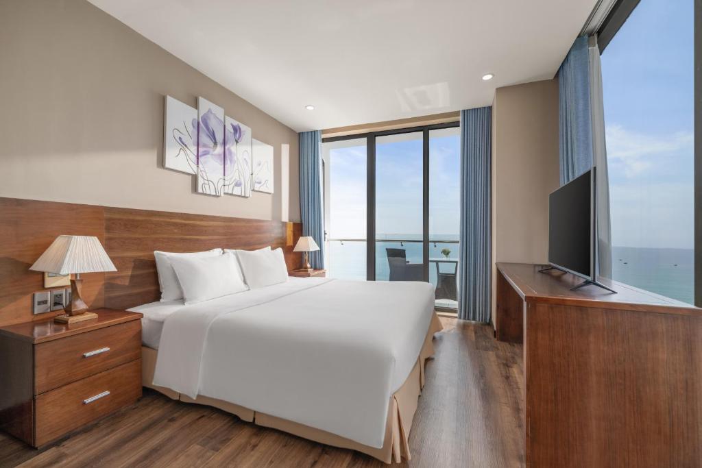 Two-Bedroom Apartment Residence Ocean View with Balcony
